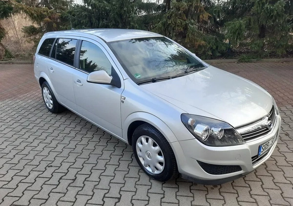 Opel Astra cena 13600 przebieg: 174000, rok produkcji 2010 z Ustroń małe 106